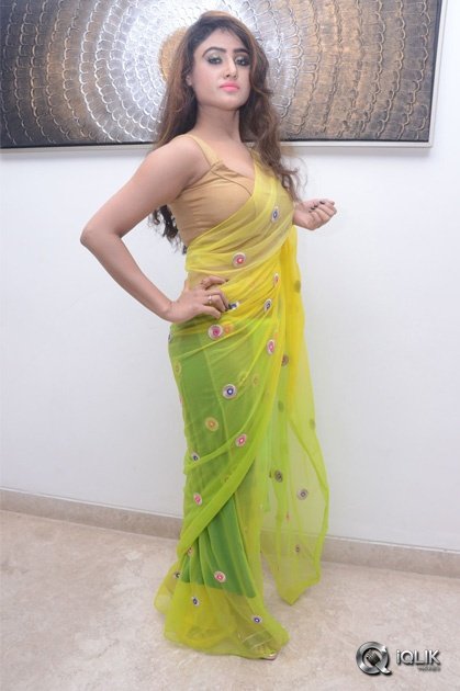 Sony-Cherista-At-Kalamandir-6th-Anniversary-Celebrations